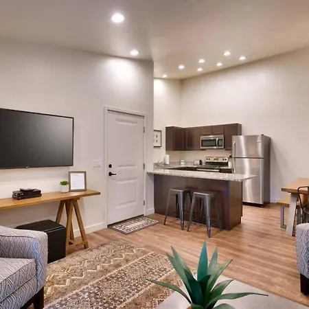 2I Top Floor Moab Redcliff Condo, Pool & Hot Tub Exterior photo
