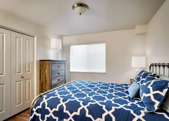 2I Top Floor Moab Redcliff Condo, Pool & Hot Tub