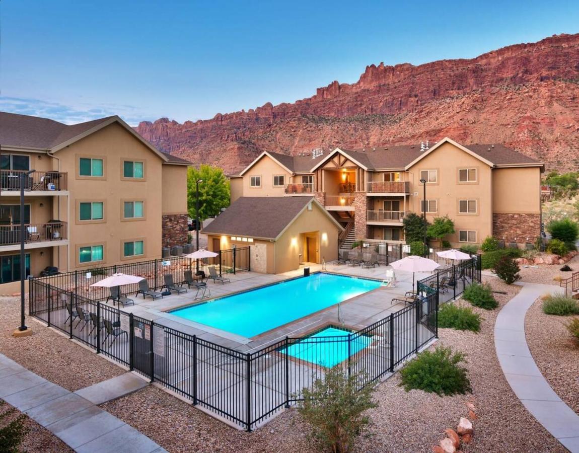 2i Floor Redcliff Condo, Pool & Hot Tub Apartment Moab